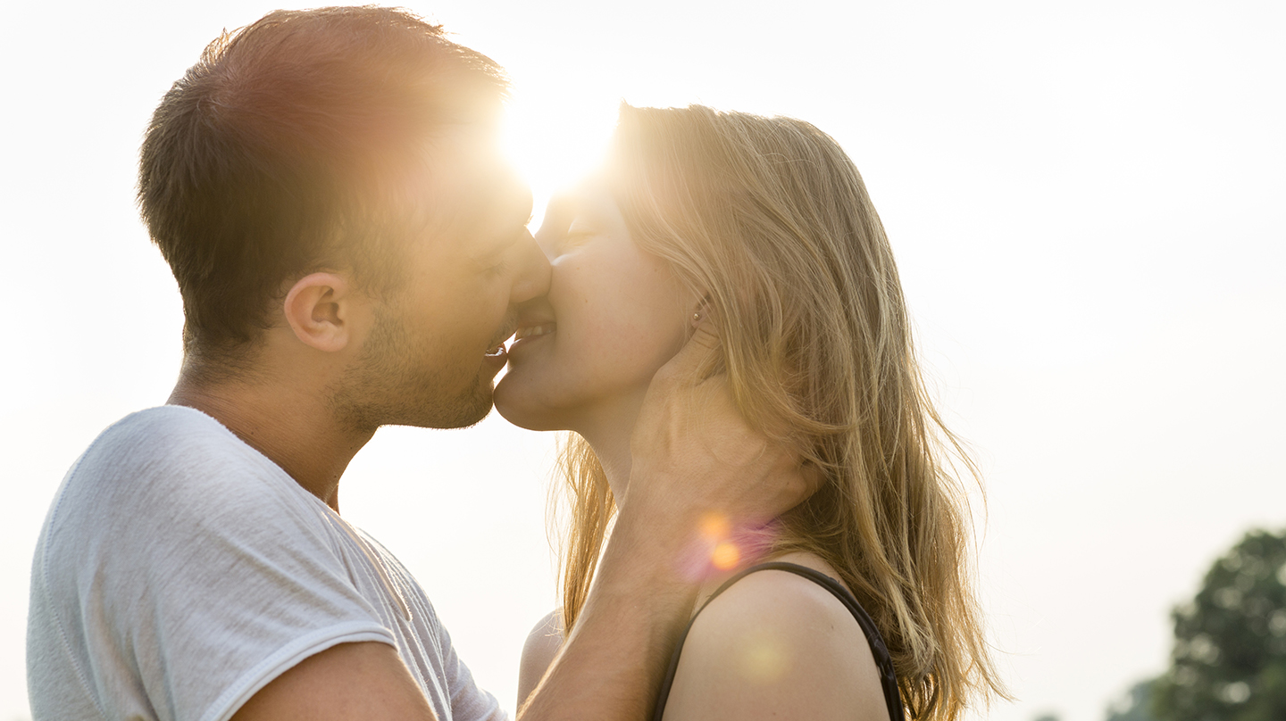 Junge Paar gehen oft zu unbesorgt mit Lippenherpes um.